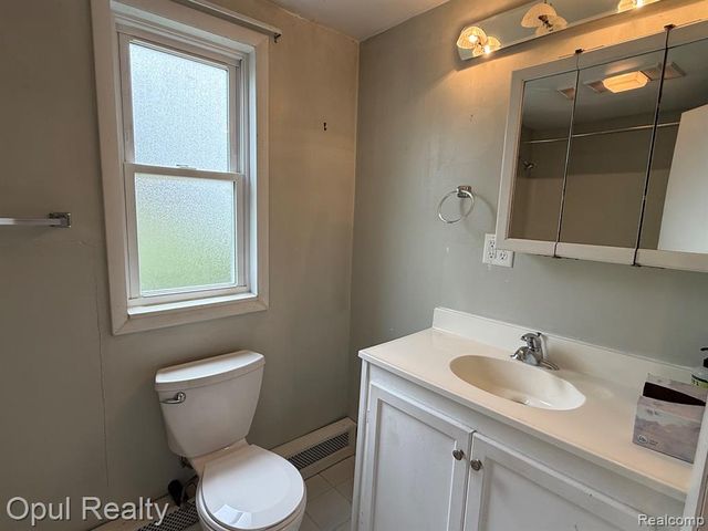 11700 Cavell Street, Livonia, MI 48150