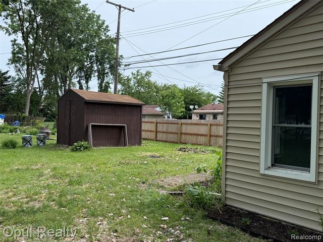 11700 Cavell Street, Livonia, MI 48150