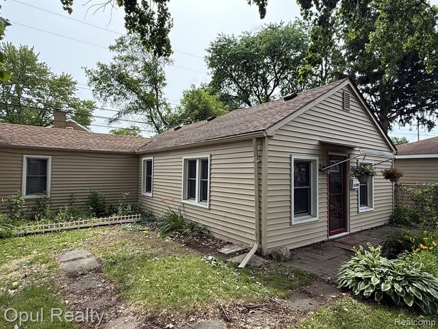 11700 Cavell Street, Livonia, MI 48150