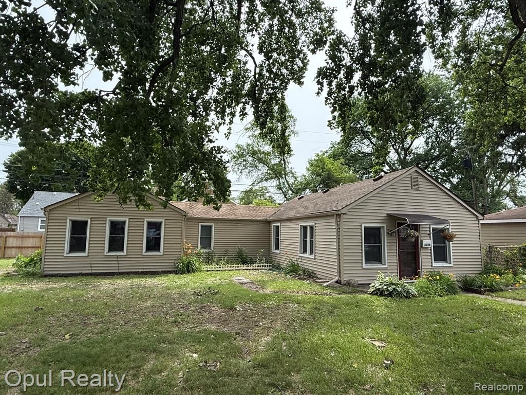 11700 Cavell Street, Livonia, MI 48150