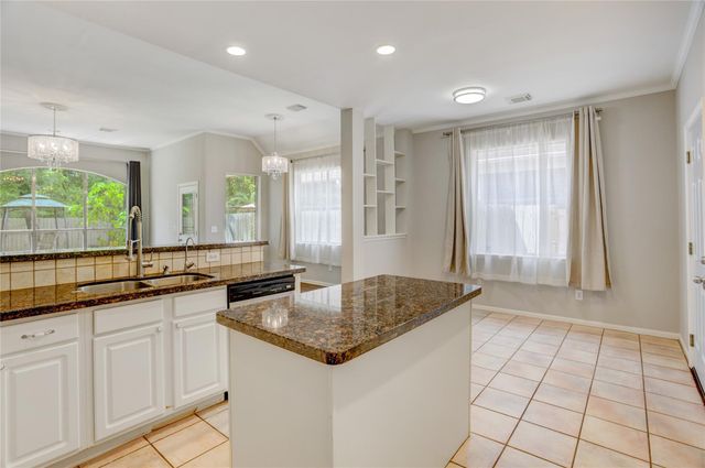 35 Tranquil Glade Place, The Woodlands, TX 77381