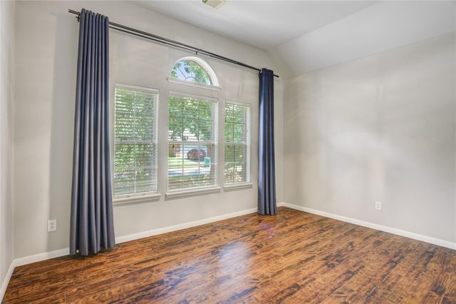 35 Tranquil Glade Place, The Woodlands, TX 77381