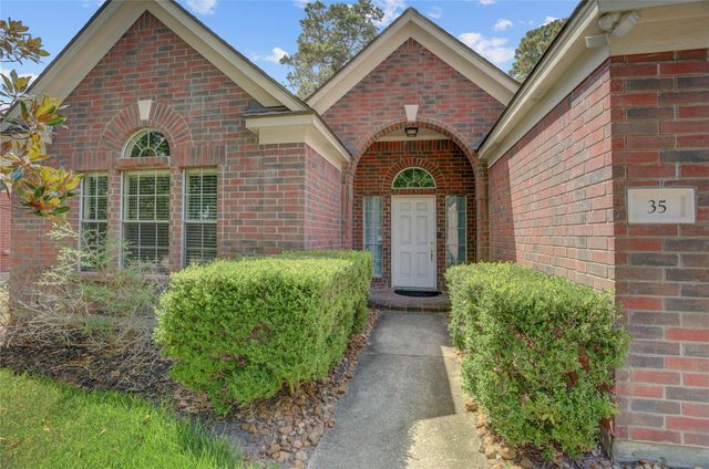 35 Tranquil Glade Place, The Woodlands, TX 77381