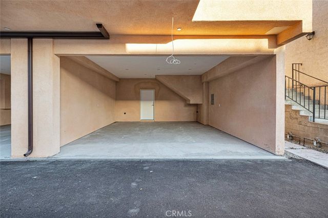 569 E Cypress Avenue, Burbank, CA 91501