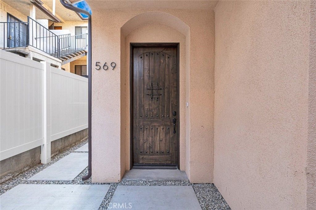 569 E Cypress Avenue, Burbank, CA 91501