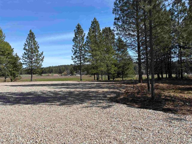 200 Brook Dr, Elk, WA 99009