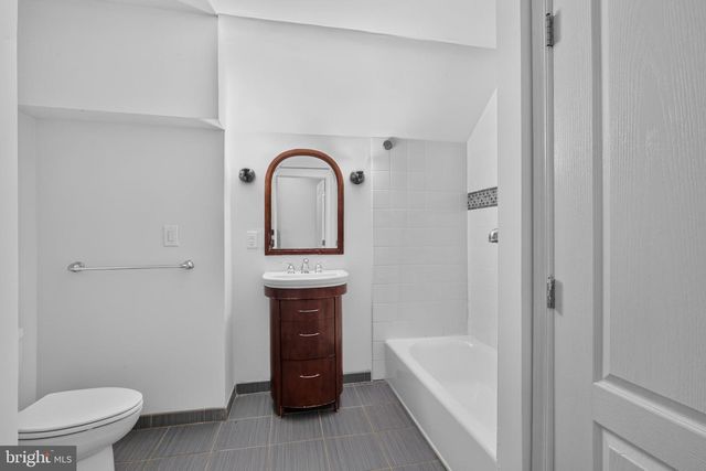 2813 OGDEN ST, Philadelphia, PA 19130