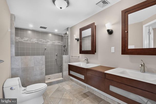 2813 OGDEN ST, Philadelphia, PA 19130