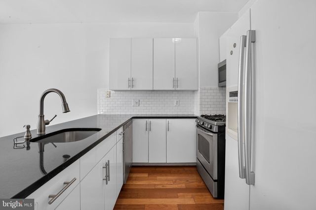 2813 OGDEN ST, Philadelphia, PA 19130