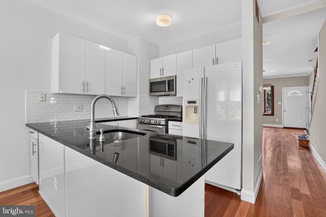 2813 OGDEN ST, Philadelphia, PA 19130