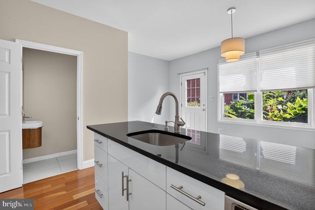 2813 OGDEN ST, Philadelphia, PA 19130