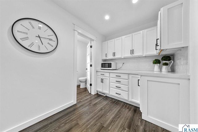 407 E Pleasant Street, Mankato, MN 56001