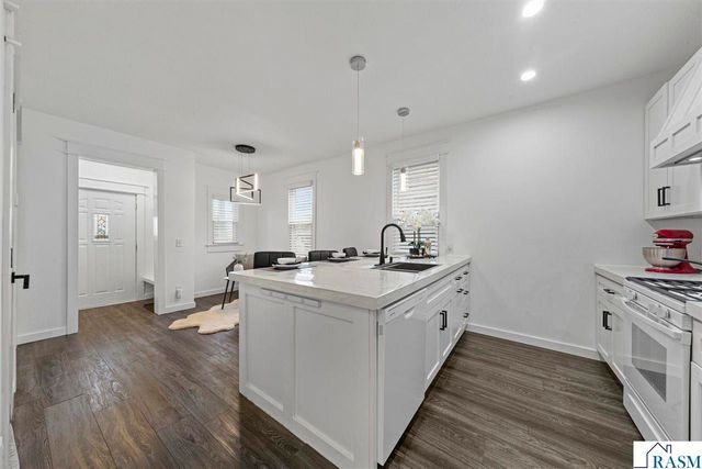 407 E Pleasant Street, Mankato, MN 56001