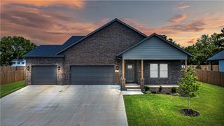 2208 Riggins Avenue, Pea Ridge, AR 72751