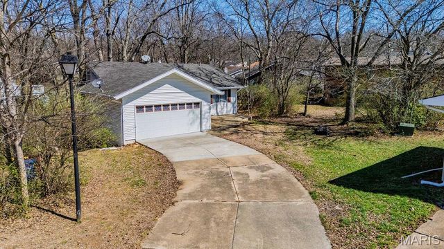705 Russett Terrace, Lake St Louis, MO 63367