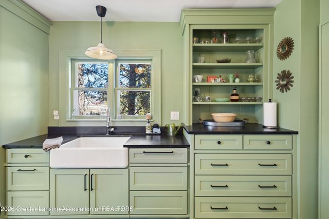 3601 N Grand River Avenue, Lansing, MI 48906