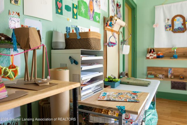 3601 N Grand River Avenue, Lansing, MI 48906