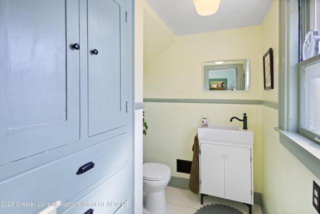 3601 N Grand River Avenue, Lansing, MI 48906