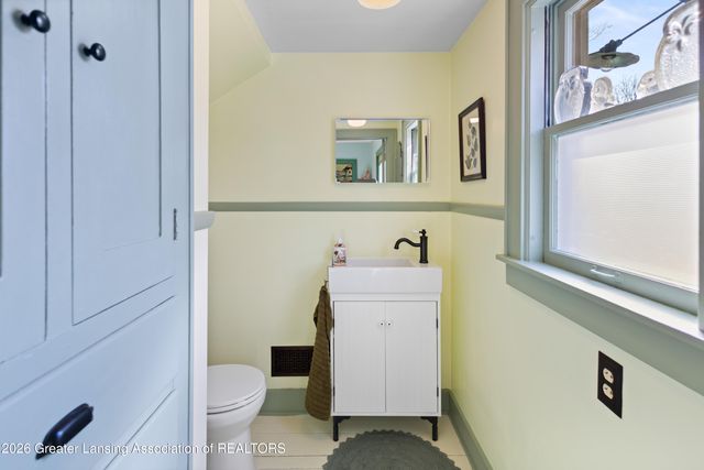 3601 N Grand River Avenue, Lansing, MI 48906