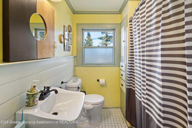 3601 N Grand River Avenue, Lansing, MI 48906