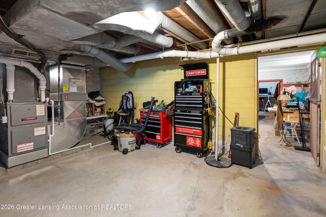 3601 N Grand River Avenue, Lansing, MI 48906