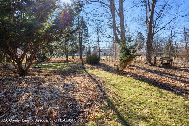 3601 N Grand River Avenue, Lansing, MI 48906