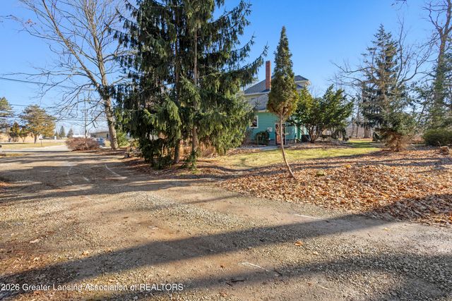 3601 N Grand River Avenue, Lansing, MI 48906