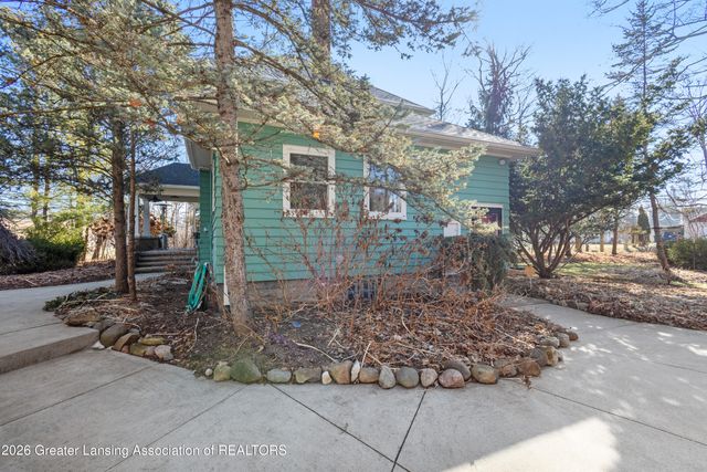 3601 N Grand River Avenue, Lansing, MI 48906