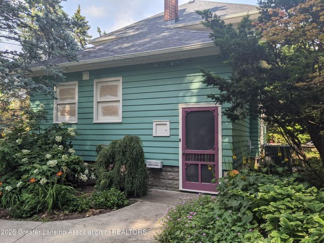 3601 N Grand River Avenue, Lansing, MI 48906