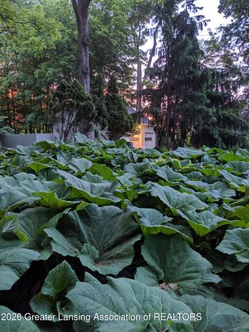 3601 N Grand River Avenue, Lansing, MI 48906