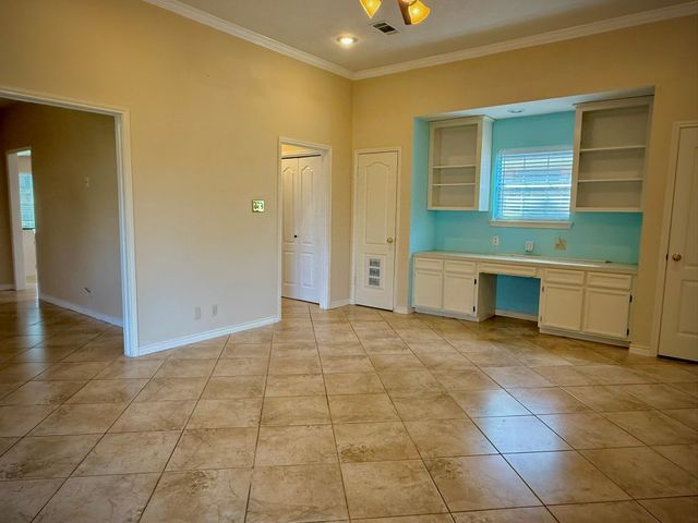 720 Texas Avenue, Port Neches, TX 77651