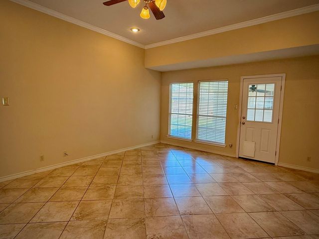 720 Texas Avenue, Port Neches, TX 77651