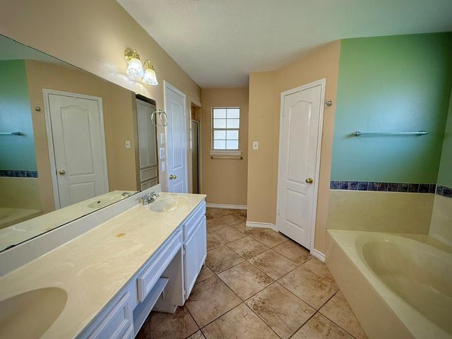 720 Texas Avenue, Port Neches, TX 77651