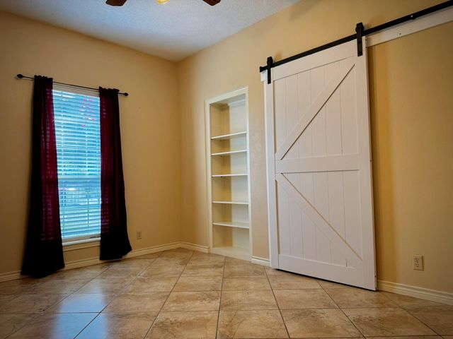 720 Texas Avenue, Port Neches, TX 77651