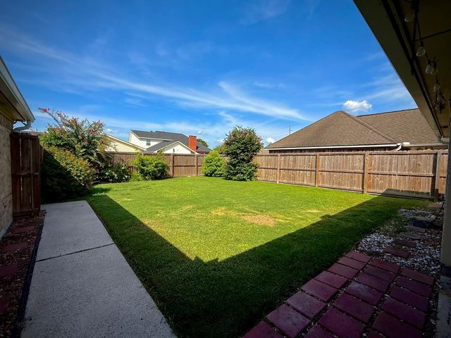 720 Texas Avenue, Port Neches, TX 77651