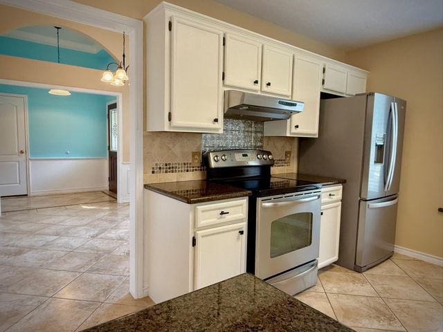 720 Texas Avenue, Port Neches, TX 77651