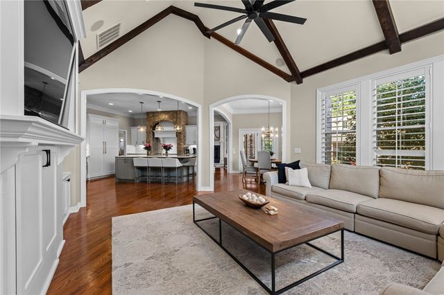 17 Nottingham Lane, Rogers, AR 72758