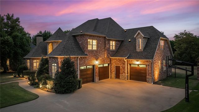 17 Nottingham Lane, Rogers, AR 72758