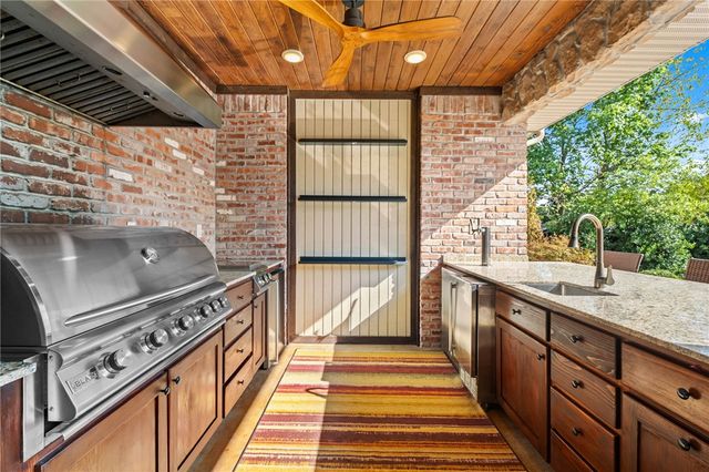 17 Nottingham Lane, Rogers, AR 72758