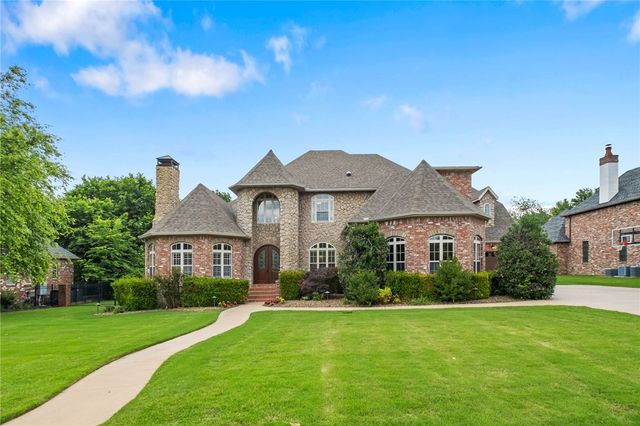 17 Nottingham Lane, Rogers, AR 72758