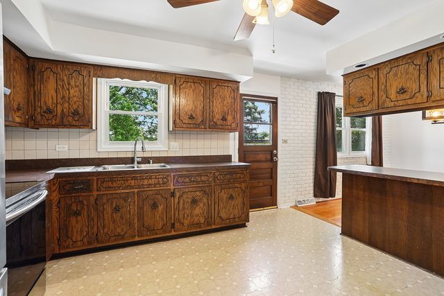 3207 Indian Wood Lane, Joliet, IL 60431