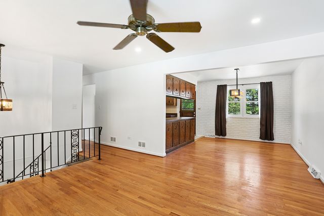 3207 Indian Wood Lane, Joliet, IL 60431