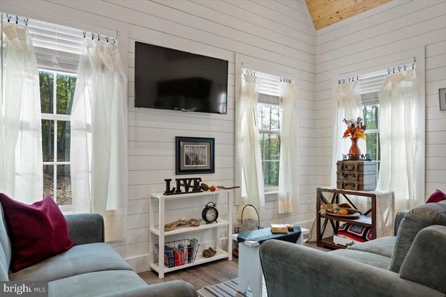 120 CATALPA CT, Luray, VA 22835