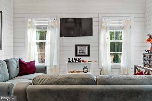 120 CATALPA CT, Luray, VA 22835