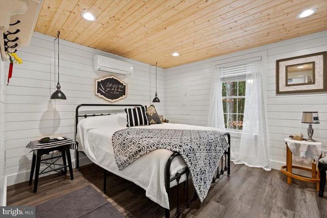 120 CATALPA CT, Luray, VA 22835