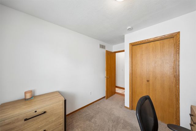 304 W 18th Place, Indianola, IA 50125