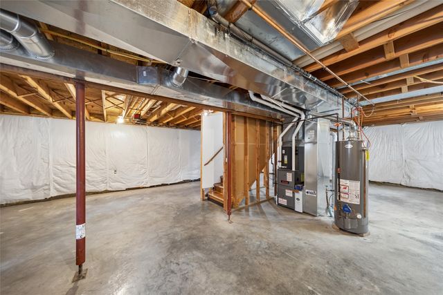 304 W 18th Place, Indianola, IA 50125