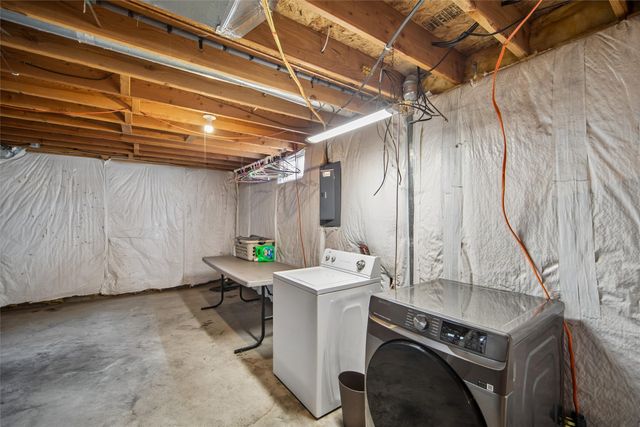 304 W 18th Place, Indianola, IA 50125