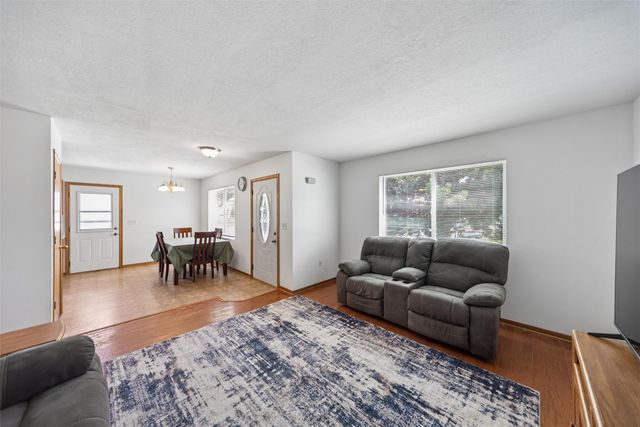 304 W 18th Place, Indianola, IA 50125