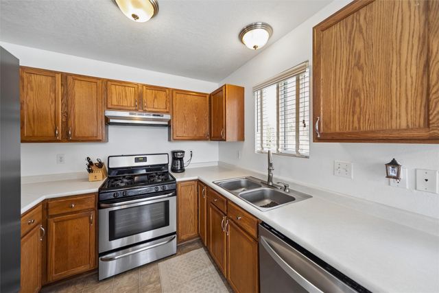 304 W 18th Place, Indianola, IA 50125